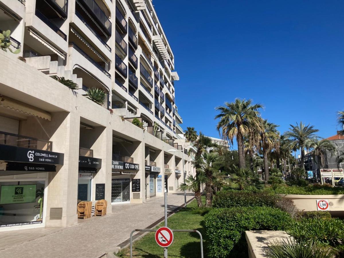 Appartement De Standing Le Velvet Bay Climatise En Bord De Mer Antibes Exterior photo