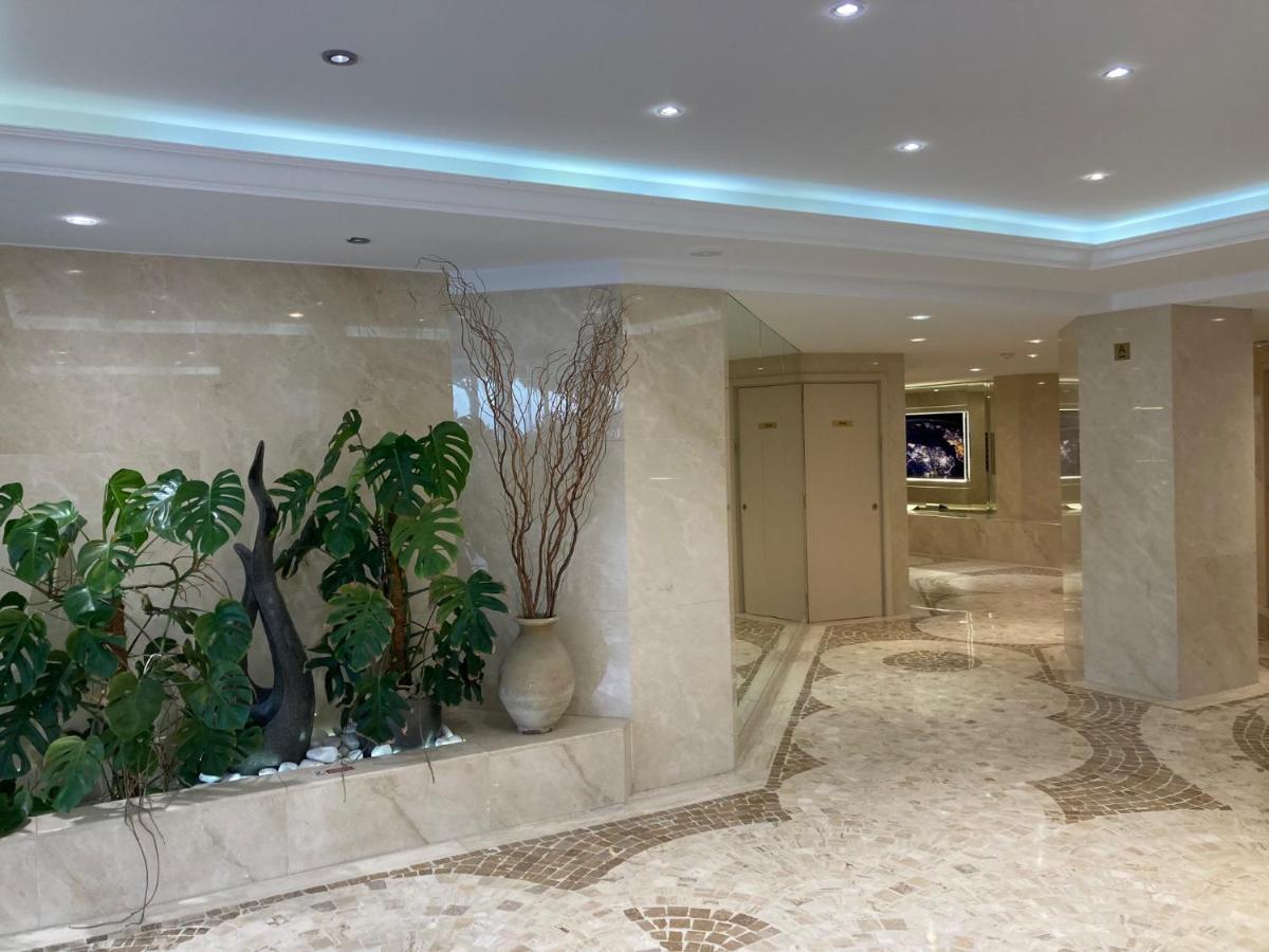 Appartement De Standing Le Velvet Bay Climatise En Bord De Mer Antibes Exterior photo
